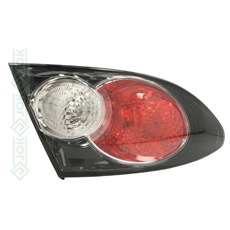 Aizmugures lukturis, ārējais, tumšs reflektors, labā puse (Mazda 6 05-07, HB/Sedan)
