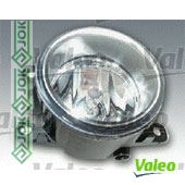 Miglas lukturis, H11, kreisajai/labajai pusei, Valeo (Citroen C4 04-09, C4 Picasso 06-12, Citroen C5 01-07,  Xsara Picasso 05-, Duster 10-,  Logan 04-12,13-,  Sandero 08-11,13-, Nexia N150 08-,  Ford C-Max 10-, Fiesta 06-12, 13-,  Focus 08-12, Focus C-Max 10-, Fusion 03-12, Ford Pick-up 06, Transit 06-13, 14-, Transit Custom / Tourneo Custom/ Tourneo Courier 13-, Ranger 12-, Sedici 09-, Mitsubishi L200 05-14, Mazda BT-50 12-,  Note 10-12, Nissan NV350 15-, Agila 08-,  Astra OPC 98-09, Corsa OPC 06-10, Meriva OPC 03-09, Signum OPC 06-08, Tigra 04-, Vectra OPC 05-08,  Zafira OPC 05-11, Peugeot 207 06-08, Peugeot 307 05-06, Peugeot 407 2D 05-, Clio Mio 13-,  Fluence 10-12,  Kangoo 03-12, 13-, Laguna 05-10, 11-, Maxity 06-, Master 03-09,  Megane 02-13, 14-, Sandero 08-10, Scenic 12-,  Twingo 08-11, Alto 08-, Splash 07-, Swift 04-10, 11-, Suzuki SX4 08-, Vitara 05-,15-, Grand Vitara)